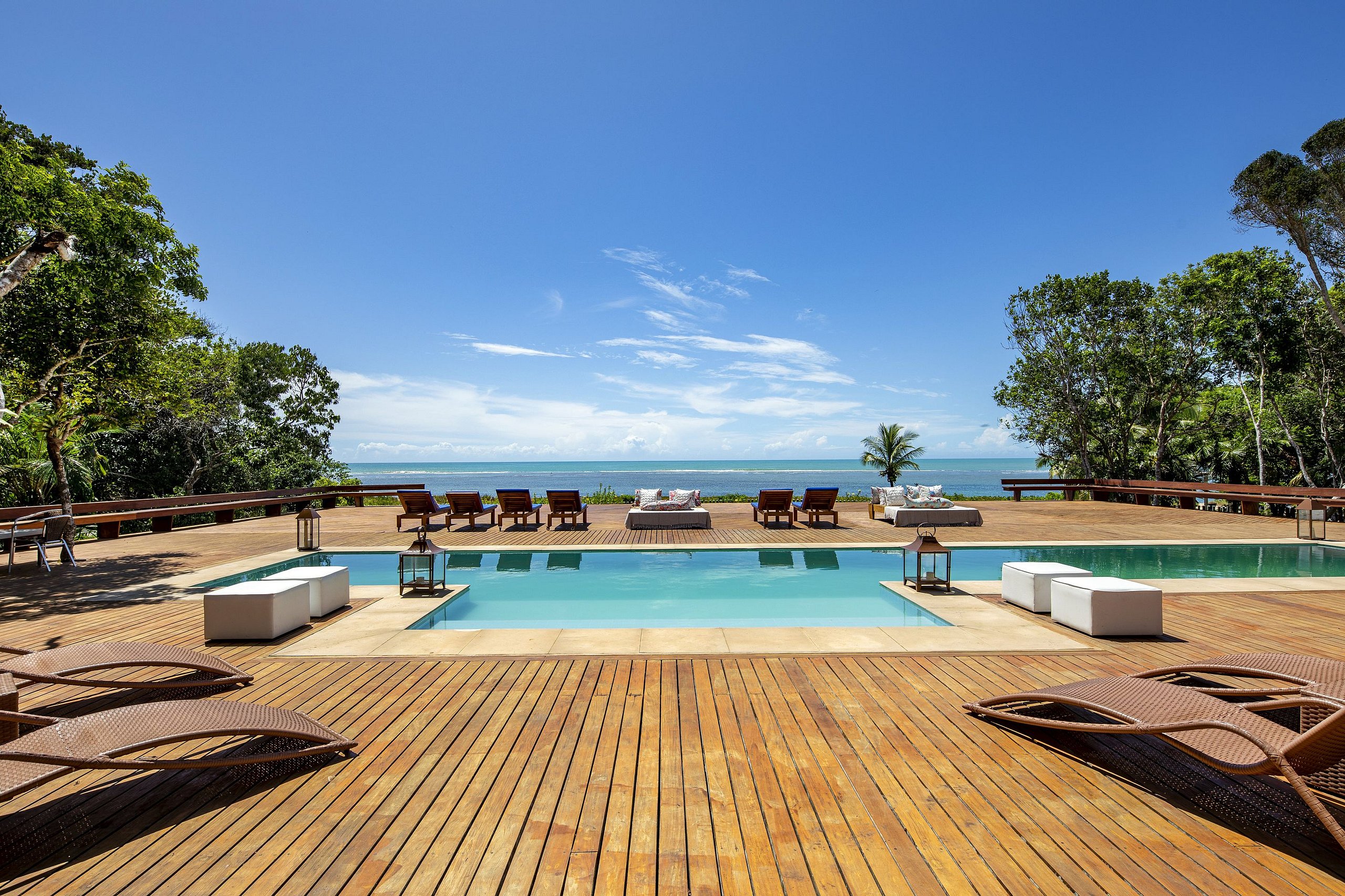 Ten bedroom villa with splendid terrace and large swimming pool