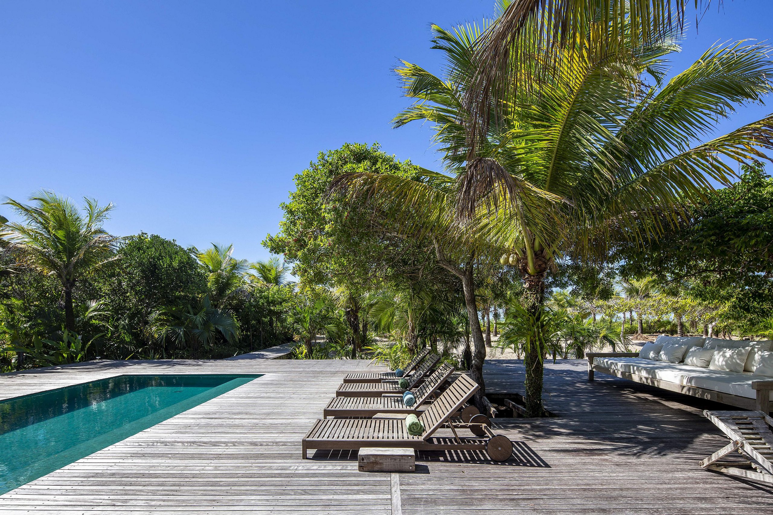 Elegant villa with exclusive beach front in Trancoso