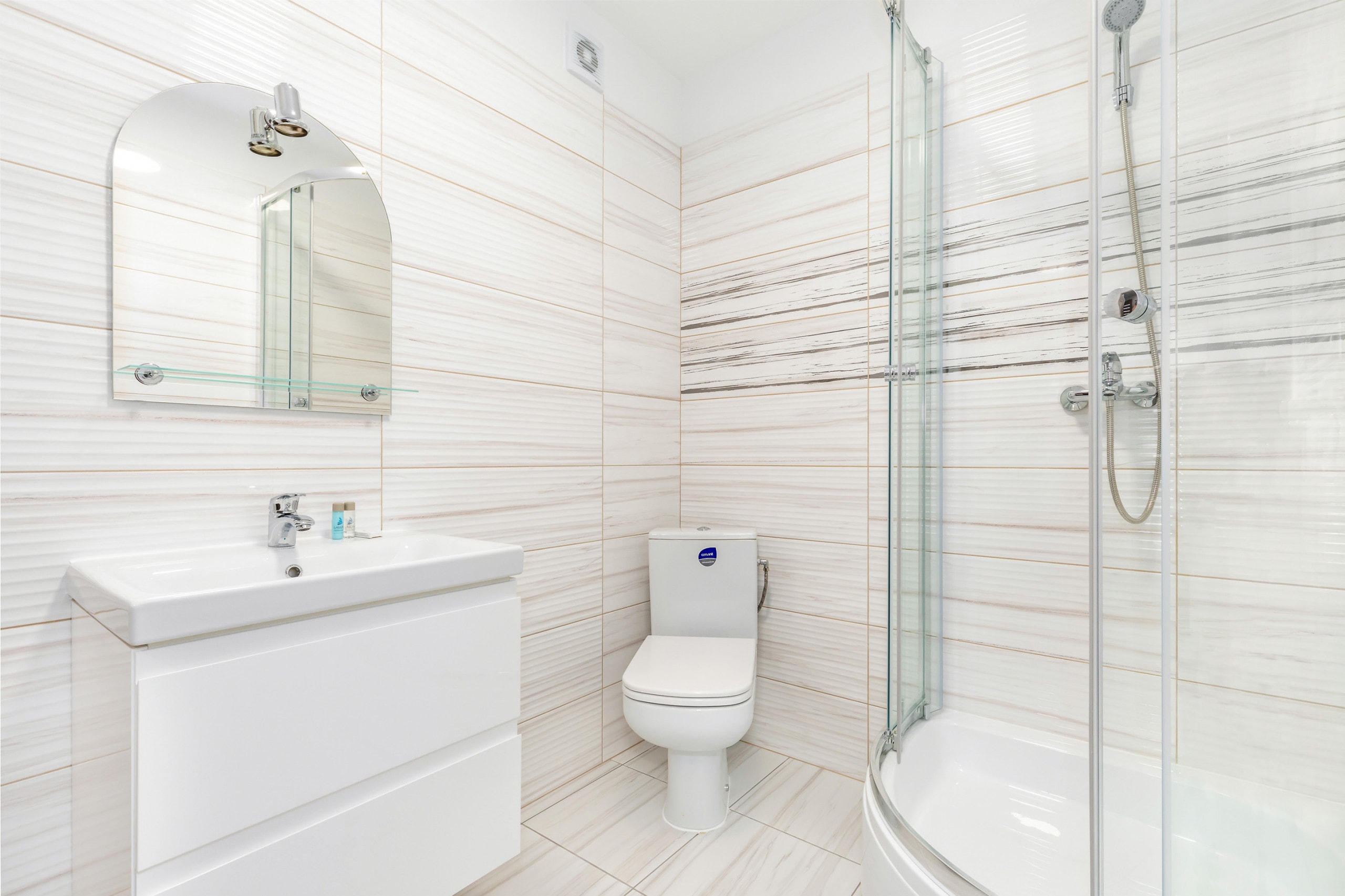 Bathroom of apartment Armii Krajowej 6/21 with shower