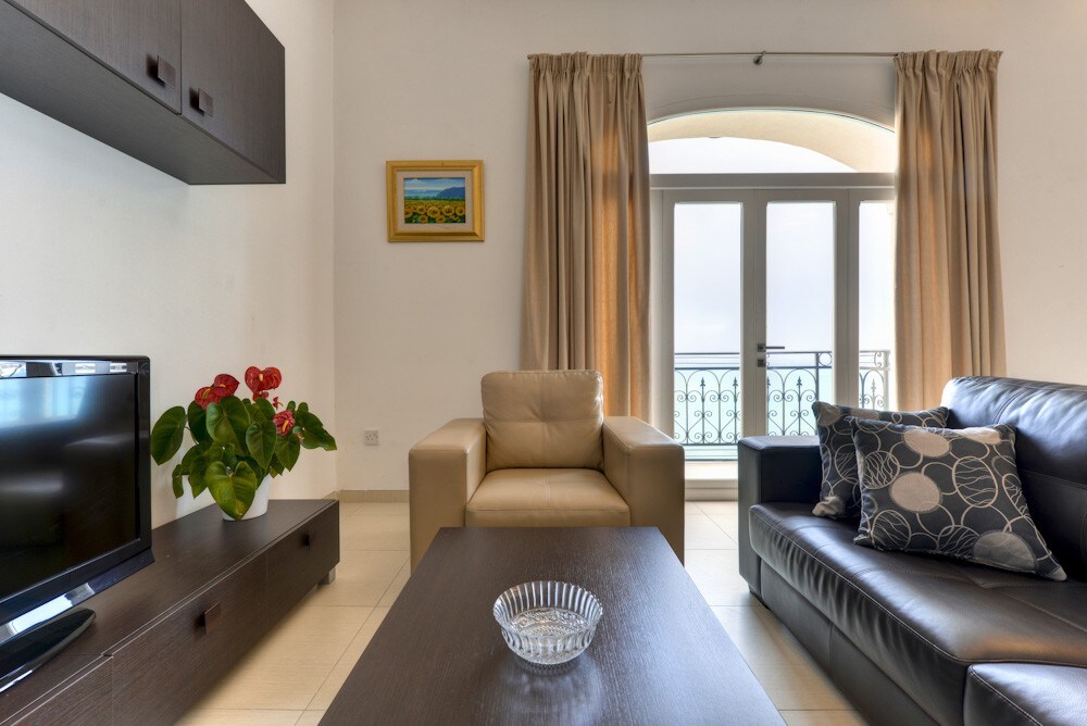 Contemporary Sunny Apartment with Sea View Balcony