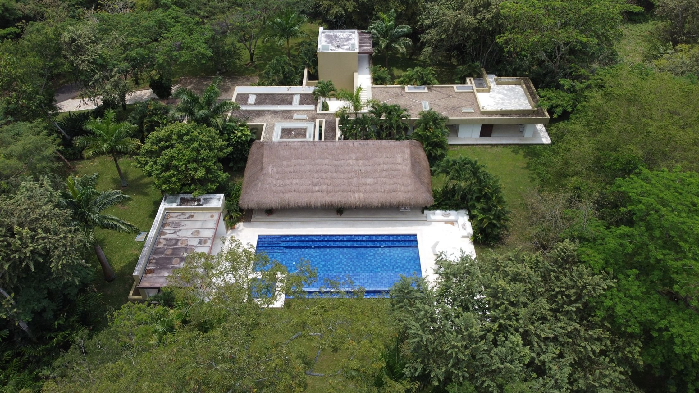 Luxurious 5 bedroom villa with pool in Anapoima